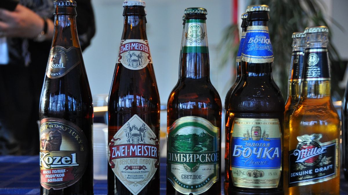 Žádné západní pivo, jen místní. Ruský poslanec volá po zákazu značek z nikoliv přátelských států